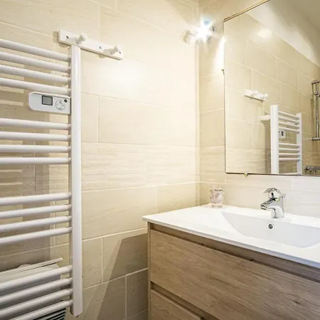 Holiday home Maison Avec Jardin Proche Du Centre-ville Isle-sur-la-sorgue