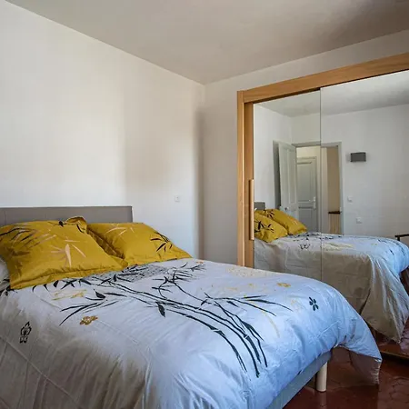 Hébergement de vacances Maison Avec Jardin Proche Du Centre-ville Isle-sur-la-sorgue LʼIsle-sur-la-Sorgue